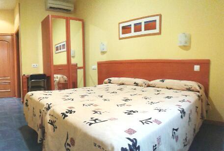 Hostal Los Claveles Torrejón de Ardoz Rum bild
